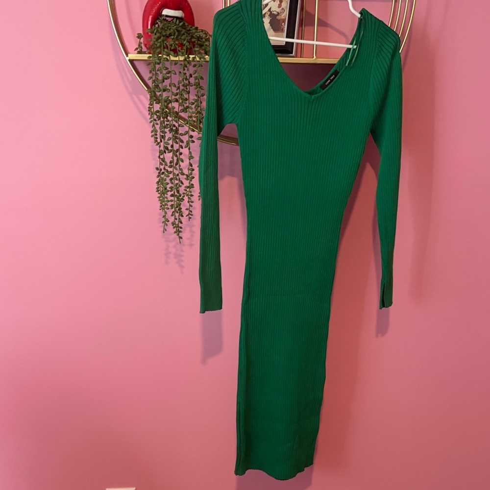Love Tree Vibrant Green Long Sleeve Dress